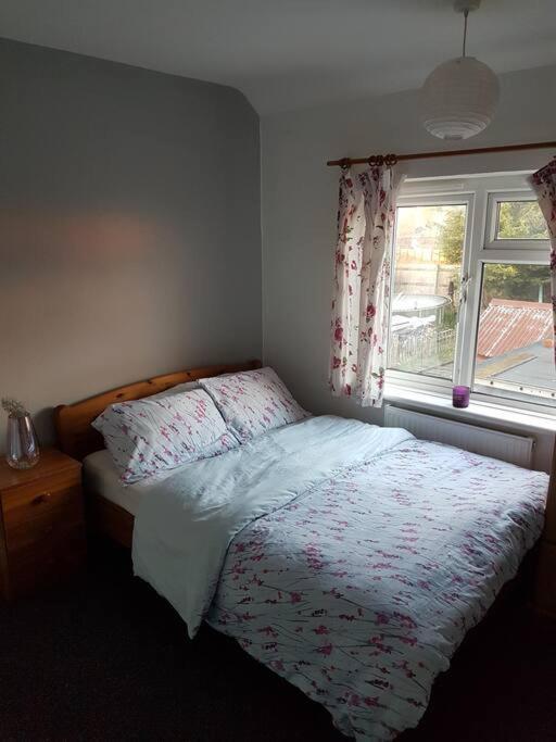 Two Bedroom Maisonette Close Towarwick Uni Ковентри Экстерьер фото